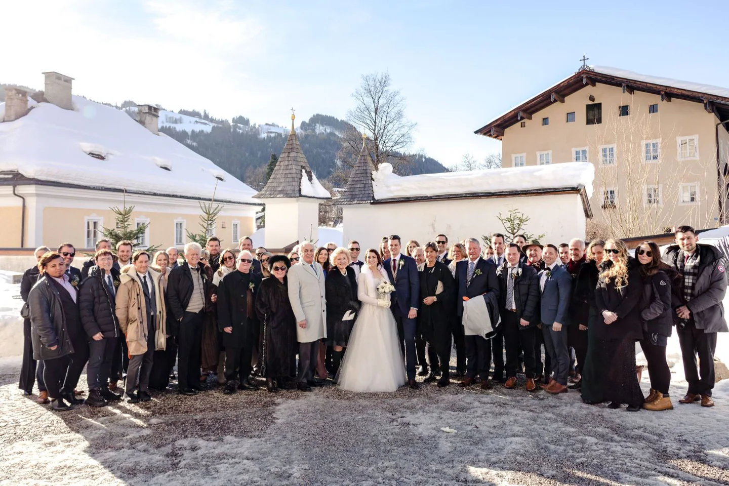 Winter wedding d48d9ed779 w1440