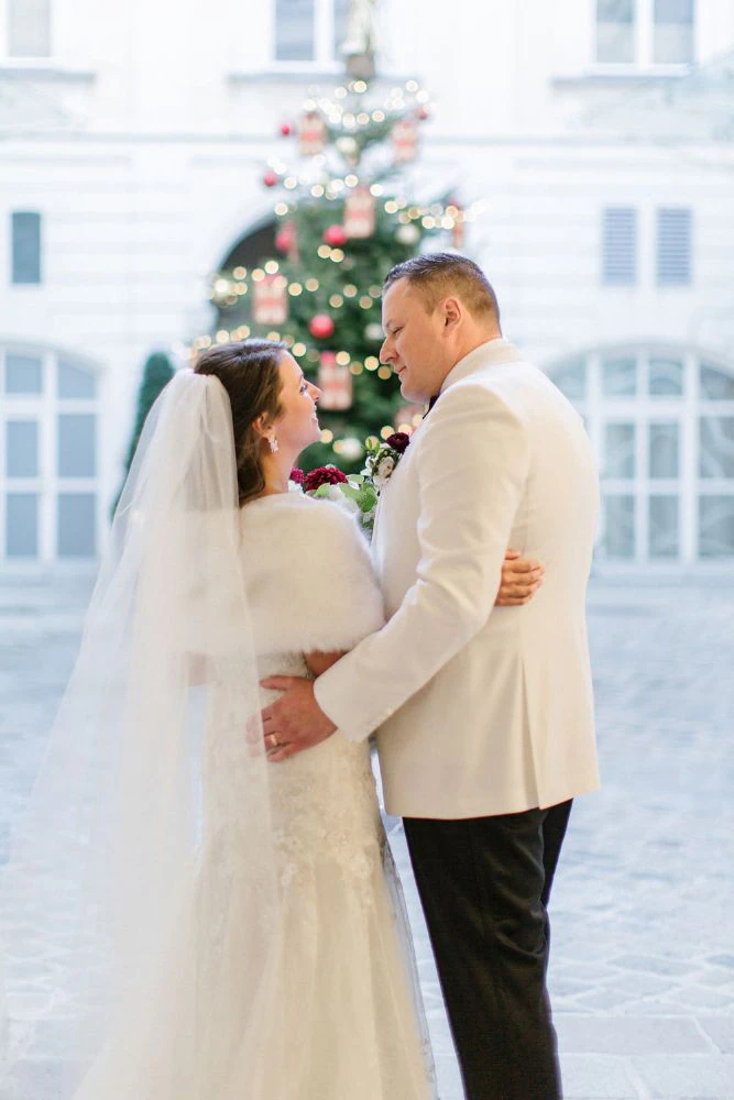 Winter wedding bf9c7bf53a